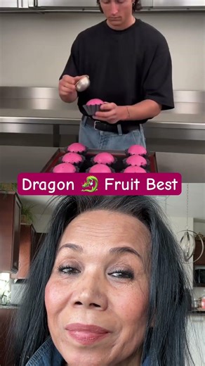 Amazing Magenta’s Dragon Fruit Topped,#cupcake,#cake,#pastry,#pastrychef, #cakedesign,#trompe-l'œils