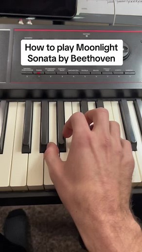 How to play Moonlight Sonata on piano! Easy lesson and tutorial for piano beginners. Beethoven piano pieces are so good! #moonlightsonata #easypianotutorial #easypianosongstolearn #beginnerpianolessons #beginnerpianotutorials