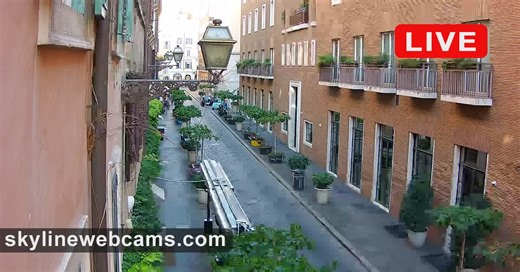 Live Cam Rome - Via della Frezza | SkylineWebcams