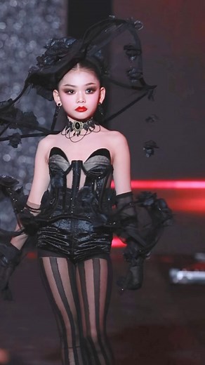 Black To Model The CROWN MODEL contest Costume by Thamatas Black Kaeoprakiet and Leewa Thanwa | Bee J. Sakulvong