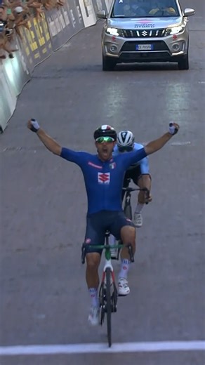 When it came down to a two-up sprint between Colbrelli and Evenepoel for the 2021 European Road Race title 🇮🇹👏 | TNT Sports