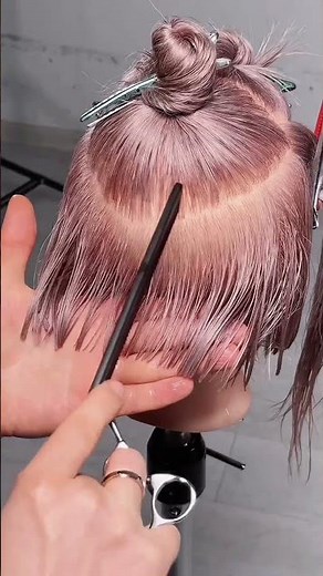 Having trouble achieving a voluminous bob on fine hair? Here's the secret!