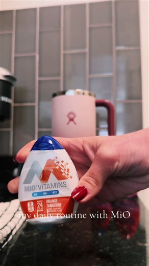 I love my MiO #mioenergy #mio #drinkmio #hydroflask @MiO @hydroflask #drinkwater #water #caffeineaddict #vitamins #b12