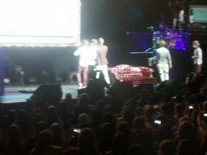 One Direction Twitter Questions (6-13-12) San Jose