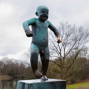15 Disturbing, Upsetting, Frighteningly Weird Statues