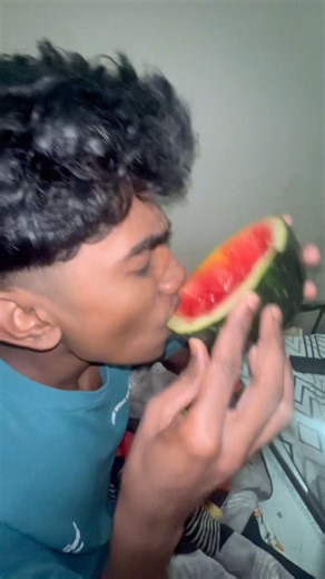 Hostel Hacks: Cutting Watermelon to Beat the Heat! 🍉🔥