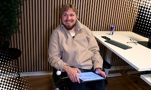 10K views · 245 reactions | Rasmus håber, at flere som ham kan få et job i fremtiden ‍尿 Det Centrale Handicapråds nye kampagne, sætter fokus på de tusindvis af ledige personer med handicap, som er klar til at tage et arbejde: https://www.tv2kosmopol.dk/koebenhavn/chat-virksomhed-har-ansat-rasmus-og-30-andre-med-handicap-det-er-det-bedste-man-kan-goere | TV 2 Kosmopol | Facebook
