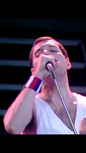 Queen's Live Performance of 'Who Wants to Live Forever'