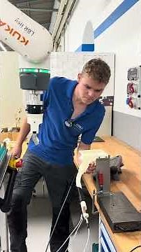 Teil 9 unseres CoBot-Projekts: Die Simulation zeigt präzises Palettieren und Reaktion auf Fehler.