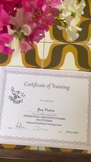 Kambo Radiance on Instagram: "It’s an honor to be certified as an IAKP Advanced Kambo Practitioner 🐸✨ I advanced my practitioner status in England in 2023. This training deepened my skill, intuition, and the way I hold every ceremony. This work has expanded my entire practice, allowing me to support people with even more safety, clarity, and depth on their healing path. Grateful every day to serve Kambo with integrity and heart. 🤍🌿 #kambo#amazonianmedicine#kambomedicine#kambocito#kambocita#ka