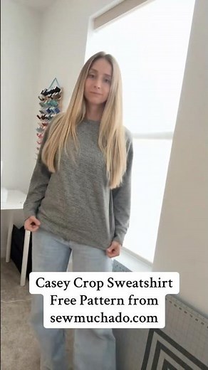 Sew an Oversized Sweatshirt with a Projector #sewing #sewingpatterns #sewingprojects