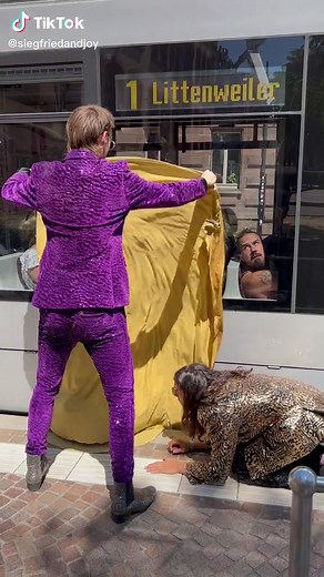 Street Magic in Freiburg with Siegfried & Joy