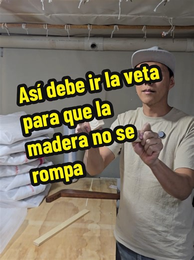 La veta de la madera no es solo estética. Siempre debe ir a lo largo, nunca cruzada. Si colocas la veta cruzada, el mueble se vuelve frágil y puede romperse con el tiempo. Un detalle simple que marca la diferencia en resistencia y durabilidad. #carpinteria #madera #vetadelamadera #trucosdecarpinteria #muebles