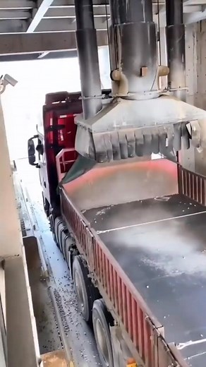 Stone production line, modern loading machine, let’s see what the effect is like? #crusher #stonecrusher #stonecrushersuppliers #goalcrusher #jawcrusher #jawcrushers #factory #mobilecrusher #manufacturer #machine #mining #hammercrusher #vibratingscreen #impactcrushers #impactcrusher #pebblecrusher #rollcrusher #conecrusher #goldmining #pebble #goldplants #shakingtable #ballmill #ballmills #sandwasher #finecrusher #machines #boxcrusher #wetpanmill #compoundcrusher | BTMA Mining Machine