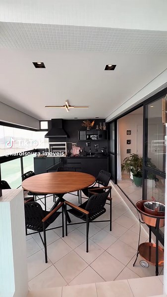 Apartamento Exclusivo Frente ao Mar no Morro do Maluf