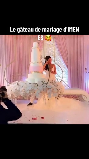 Le gâteau de mariage d'IMEN ES : un moment inoubliable