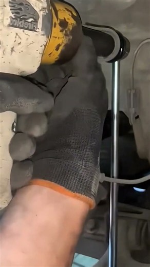 Sway Bar Link Replacement Step-by-Step! 🚗🔧 #shorts #carrepair #mechanic #diy #suspension #viral