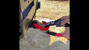 Have you seen this Jowl Split shackle design by Moose Knuckle? Cool new concept! #products #new #coolideas #shackles #offroad #gear #where2wheel | Where2Wheel