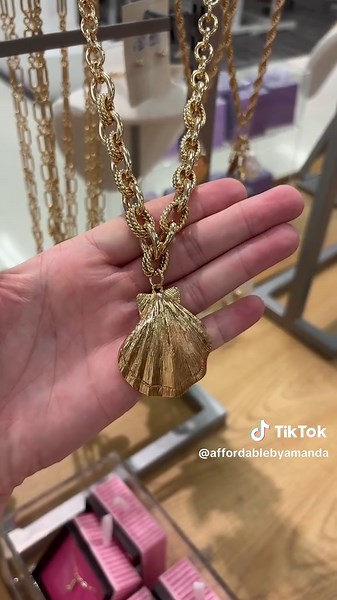 Amanda | Mid Size Fashion on TikTok