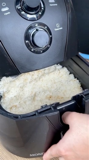How to Make Fluffy Rice in an Air Fryer #AirFryerRecipe #CookingHacks #AirFryerRice