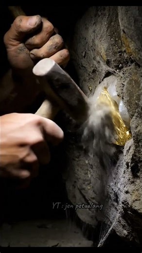 INSANE! Discovery Gold Quartz in Ancient Cave ⛏️ #satisfying #history #cave