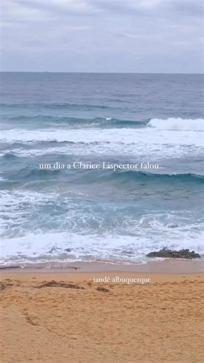 um dia a Clarice Lispector falou: “depois do medo, vem o mundo” e essa frase é tão verdadeira quanto libertadora. às vezes a gente tem medo de seguir em frente, de ir sozinho, de buscar o nosso melhor e depois a gente percebe que seguir em frente foi a melhor escolha. | Iandê Albuquerque