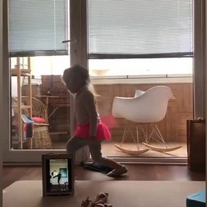 6.5K views · 30 reactions | Lara evde yapabileceği aktivite olarak bale’yi seçiyor. NeuroFormat ve Beynine Format At yazarı Barış Muslu 22:30'da instagram'da canlı yayında. https://www.instagram.com/barismusluofficial/ | NeuroFormat | Facebook