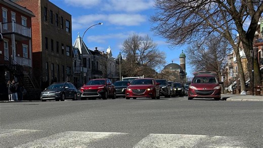 Hi new bus lane, bye 450 parking spots: Montreal’s St-Urbain Street gets revamp