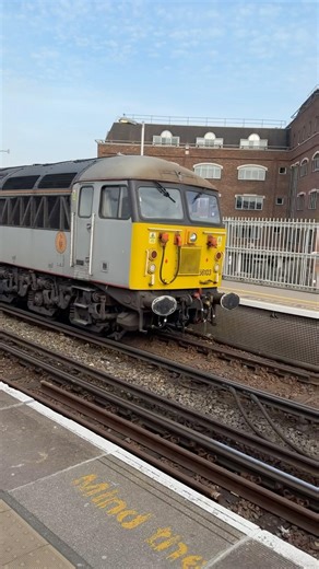 DC Rail Freight coming into ClaphamJunction