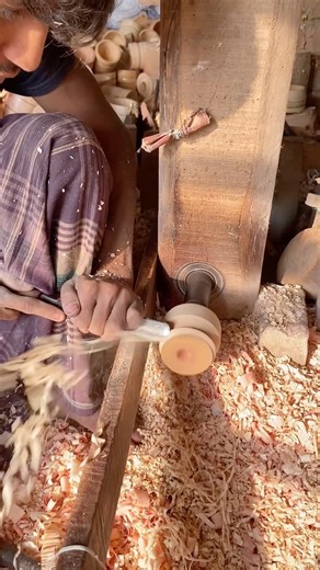 Amazing skill in making toy pots from pieces of wood😱😱#viral #foryou