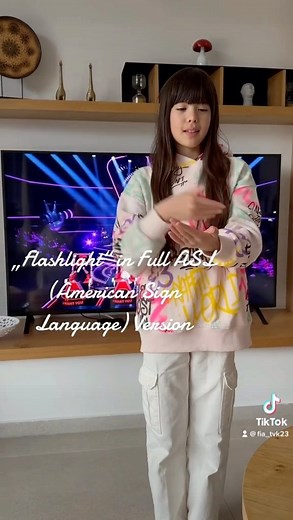 FIA on Instagram: "#VoiceKids #fia #ASL #americansignlanguage #flashlight"