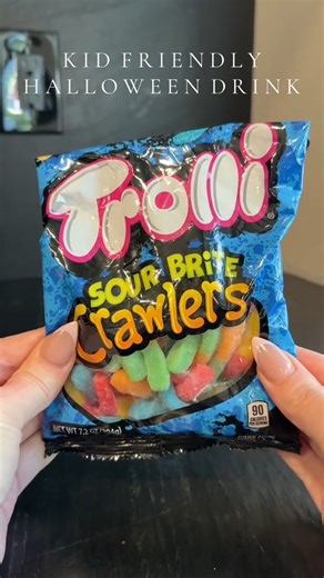 Kid friendly Halloween drink 💚💀 #halloween #halloweendrinks #drink #kidfriendly #halloweenparty | Halloween Fall