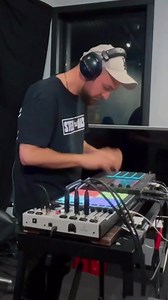 19 reactions | @stevenashbeats shows us how the Finger-Drumming World Champion 2023 does it  #fingerdrumming #fingerdum #pads #beats #samplemusicfestival #beats #mpclive2 | Melodics | Facebook