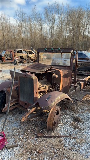#oldcarshow #fblifestyles #memes #chevytrucks #coolcars #mechanic #burnout #prewarcar #carsofinstagram #willitrun | Jennings motor sports