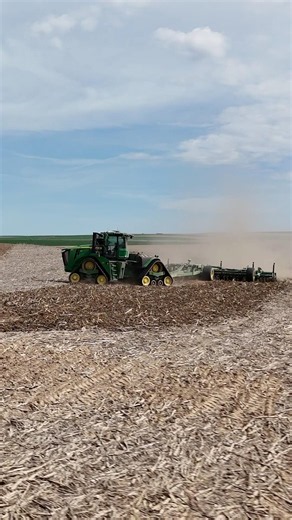 Exploring John Deere Autonomy in the Field 👀🚜 #johndeere #autonomousfarming #precisionfarming