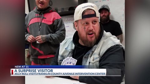 Jelly Roll visits juvenile detention center before concert