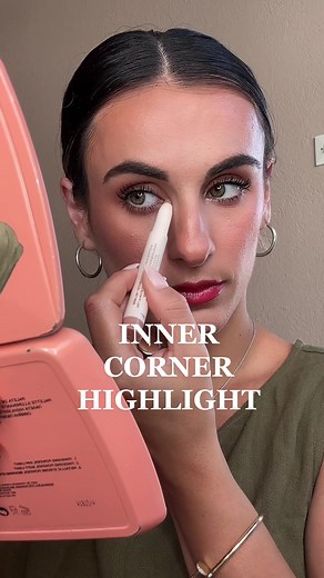 Rare Beauty Inner Corner Highlight: Perfect Eyeshadow Tips