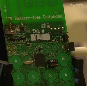494K views · 159 shares | Scientists created a cell phone that doesn't need a battery to make calls. | VICE News | Facebook
