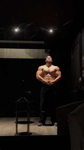 Philip Andrew on Instagram: "105kg - 6ft - near 10 years of training #foryou #gym #fyp #bodybuilding #physique"