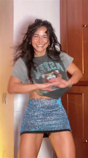 Aquí vamos con este primer intento!!! Que dicen ustedes ? #CelebraLaVida #YassDance #lacaracolica #TerapiasDeBaileOnline