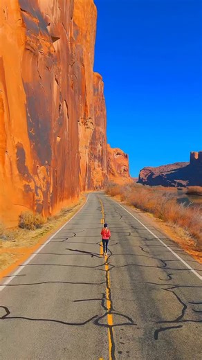 Logan and Audri | Travel🌎 on Instagram: "The most unique road in Utah⬇️🚗 Follow @ultimatevacationn for more travel!🚘 📍 Potash Road in Moab, Utah Potash Road is located right along the Colorado river, there are many pull off spots along the road so you can admire these huge rocks and the river. This is also a great spot for climbing and hiking!🥾 Moab, Utah is a great place to visit if you love nature and adventure🌿 The best time to visit Moab is during Summer and Fall where you can do activ