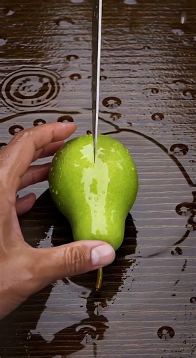 “Rainy Light Bulb Apple Cut – Crisp & Satisfying ASMR”Hashtags:#ASMR #OddlySatisfying #RainASMR