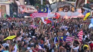 Here’s the first track of the EP ➡️ ‘Step Back’ https://wall199.lnk.to/SB 🔥 Pre order the whole EP now ➡️ Afrojack.com/pressplay 😎 | Afrojack