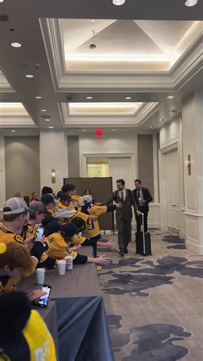 Preds Select 12U and 14U are in Dallas for a tournament and came by to cheer on the players before tonight’s game 🥹 | Nashville Predators