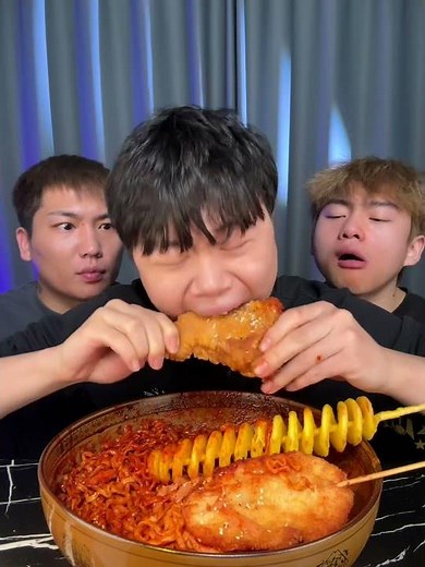 Spicy red-hot noodles with Fried chicken thighs, Spicy Potato tornado | Mukbang asmr eating #mukbang