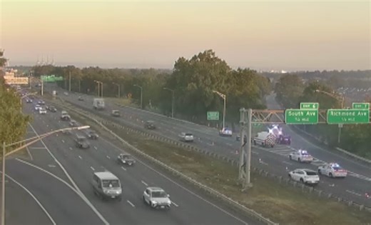 3 dead in Staten Island Expressway crash early Sunday morning