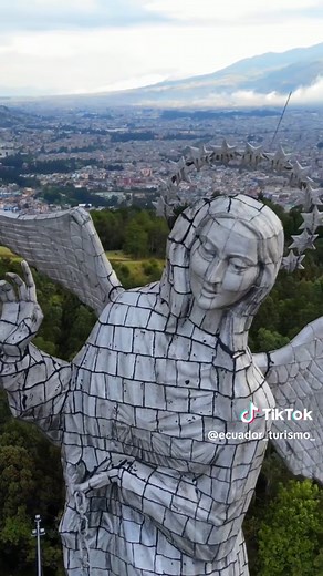 Virgen El Panecillo, Quito - Explore the Iconic Landmark of Ecuador