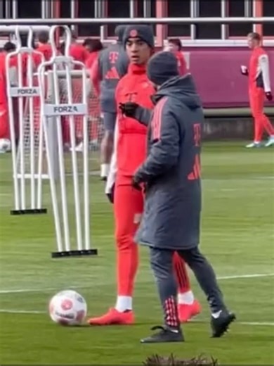 Jamal Musiala at Bayern's open training session today before facing Freiburg | Bundesliga