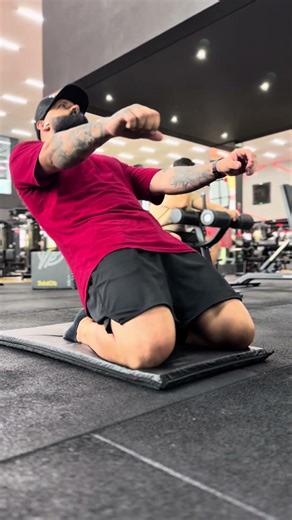 Flexão nórdica inversa