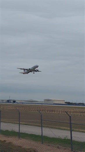American a320 takeoff